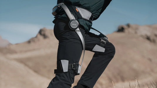Personne qui court avec un Exosquelette Hypershell Pro X 